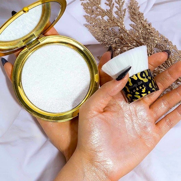 LORAC Other - 🆕💎LORAC x RACHEL ZOE: Diamond Powder Brush